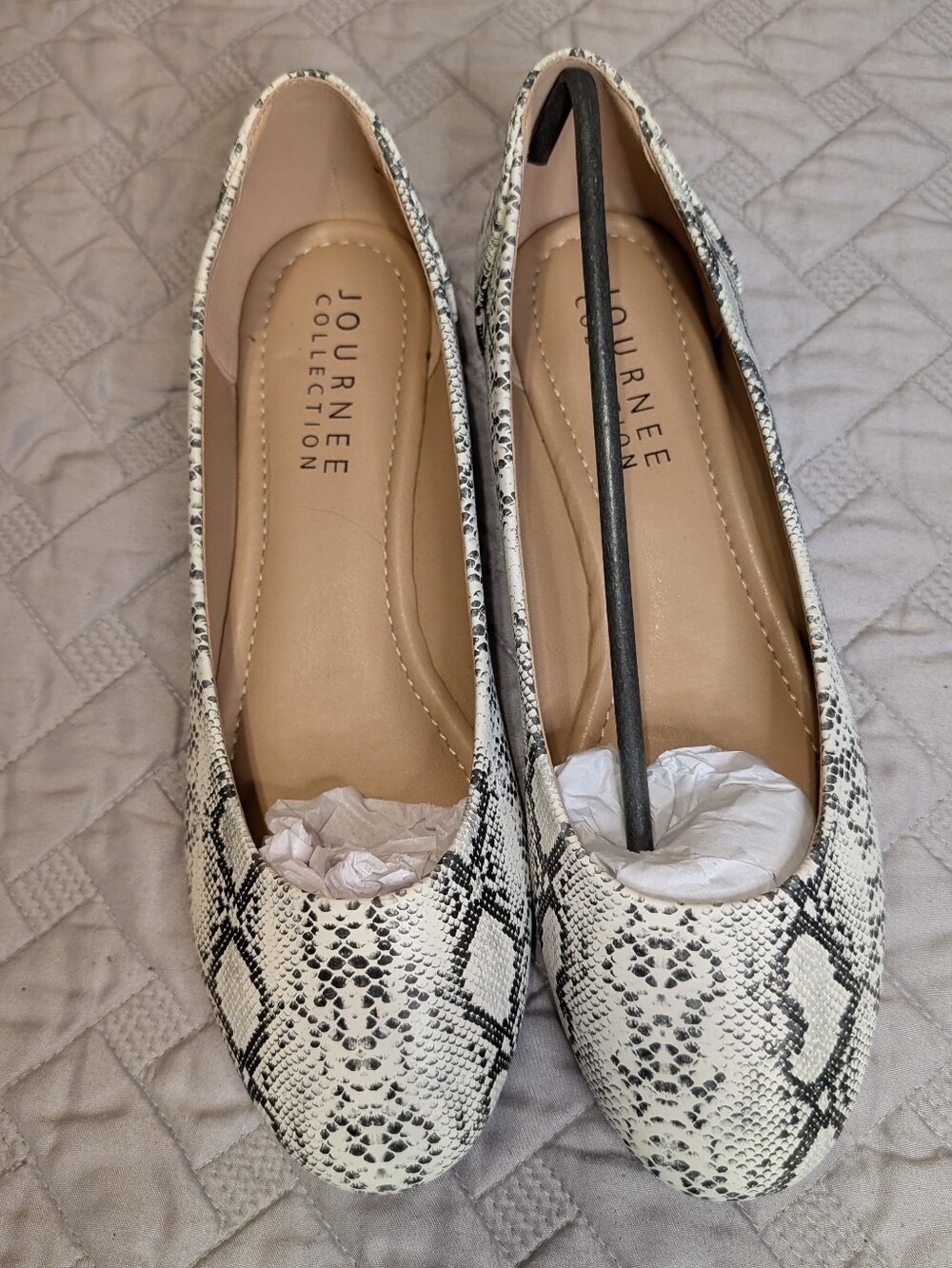 Journee Collection White and Black Snake-Print Ballet Flats